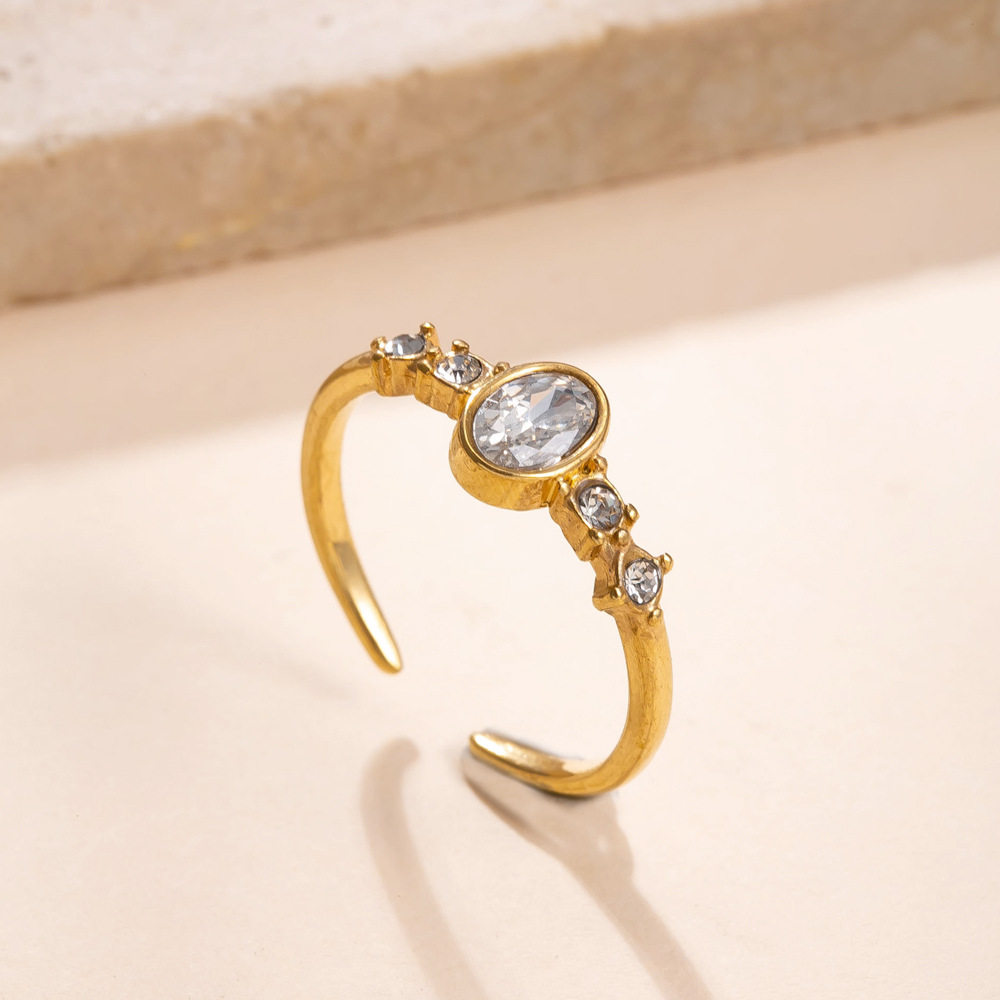 Cross-border new stainless steel jewelry, light luxury and high-end cast oval zircon ring, personalized design ring manufacturer