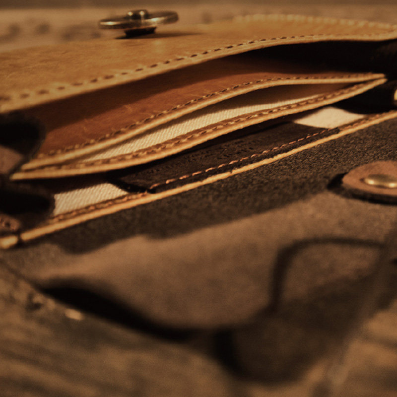 adole复古蜡纹布头层牛皮名片夹 adole卡包