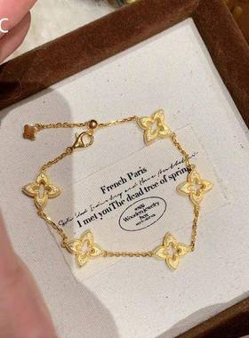 「八方来财」中古布契风镂空点钻四芒星手链女轻奢千金感叠戴手饰