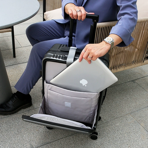 Вместительный и большой чемодан, 20 дюймов