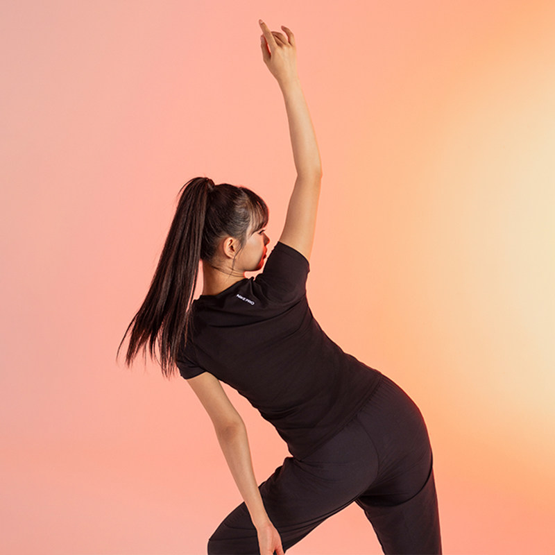 nike耐克秋季女子运动训练修身简约休闲短袖T恤锐力FV7843-010,淘宝优惠券,粉丝福利购,淘宝优惠卷