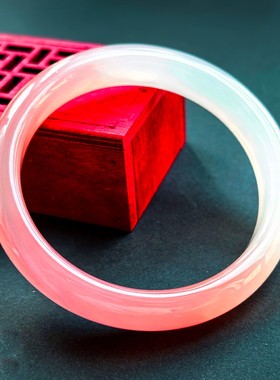 2026高冰种粉红色纯天然玉髓玛瑙手镯女款巴西马料半山半水高级感