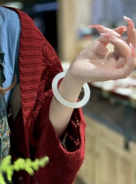 2026小众古风超仙圆条白月光手镯复古汉服日常百搭手镯饰品节日礼