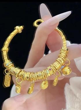 2025镀真金强保色錾刻吉言鎏金桶多宝盘缠手镯金坨坨福牌铃铛开口