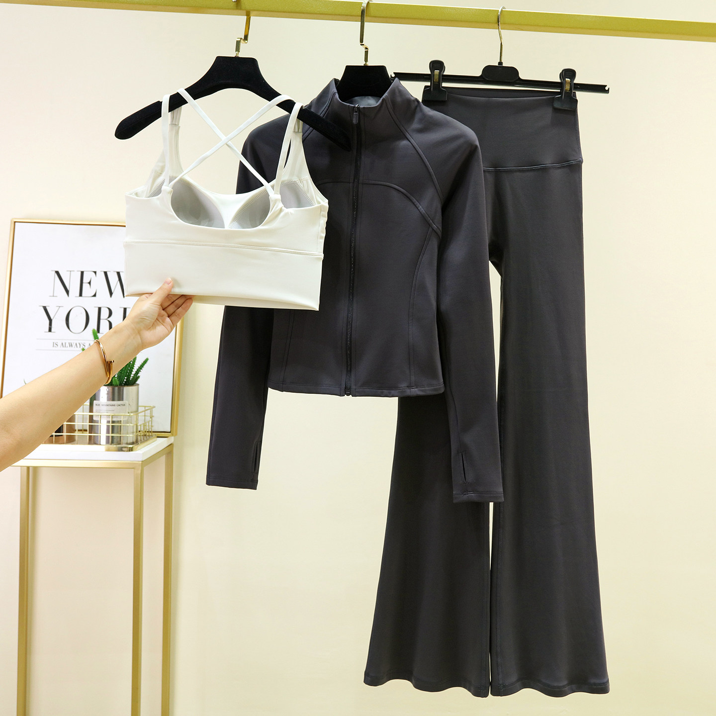 冬季加绒瑜伽服套装女2025新款紧身显瘦运动外套普拉提健身喇叭裤,淘宝优惠券,粉丝福利购,淘宝优惠卷