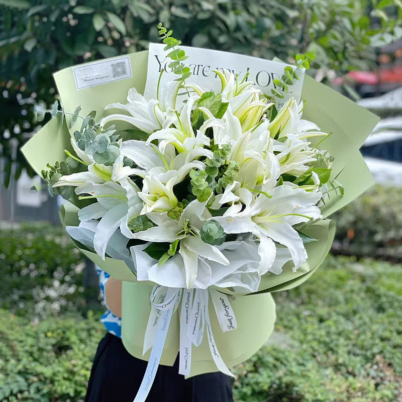 康乃馨百合花束送妈妈送长辈生日深圳广州鲜花速递全国同城配送店