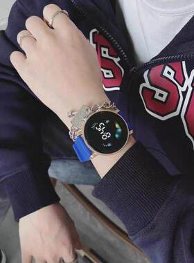 【下单立减 50！】青少年手表男款夜光运动电子表高颜值ins学院风