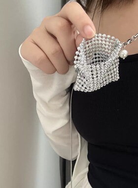 欧美重工满钻迷你包吊坠项链女轻奢小众设计抽拉蛇骨链珍珠锁骨链