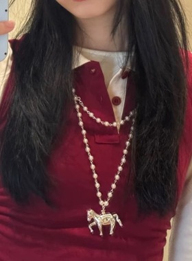 马年好运~叠戴珍珠金属小马吊坠项链女高级感秋冬长款双层毛衣链