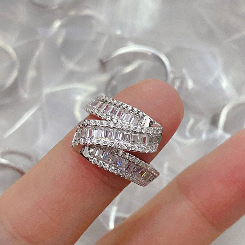 奥米迪奥方钻绸缎造型女时尚潮戒指 aomidior戒指/指环