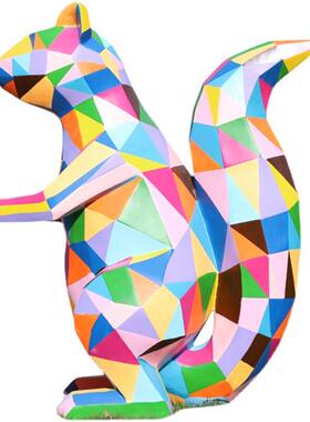 玻璃钢创意彩绘松鼠幼儿游乐园几何色块动物雕塑商场小区户外摆件