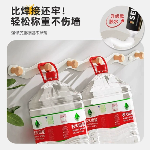 Стенная стена -творческий вход в стену стены, стена, связанная с дверью, попадает в дверь