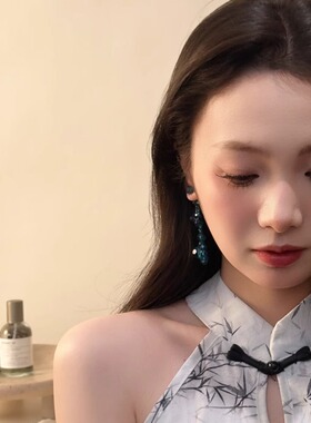十里间蓝色串珠长款耳环