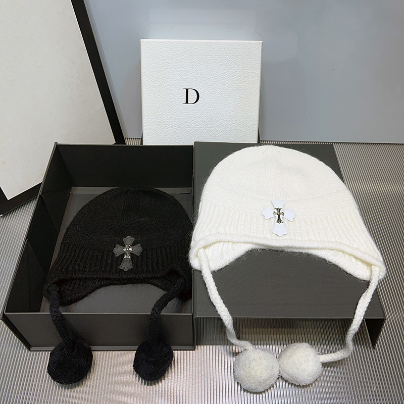 美式十字架针织包头雷锋帽女可爱毛球飞行帽防寒护耳保暖毛线帽子 - 图1