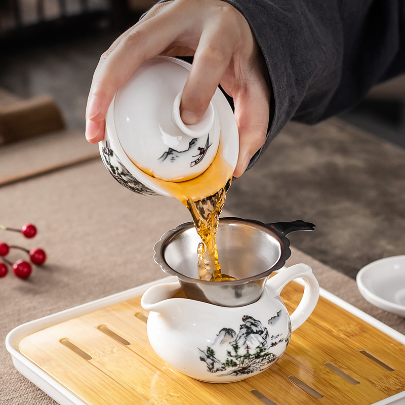 功夫茶具家用盖碗小套装简约会客整套陶瓷茶杯泡茶壶一碗三杯茶盘