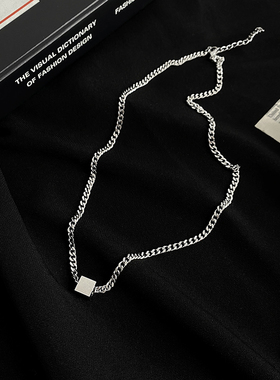 简约王一博同款项男女设计吊坠
