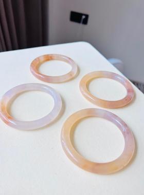 天然新疆金丝玉鸡油黄胖圆条手镯