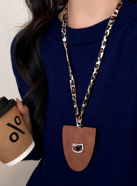 长款皮革土星可爱猫咪眼镜夹项链