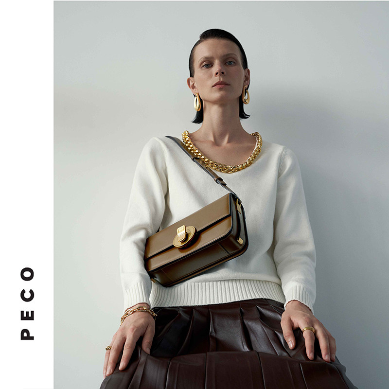 peco独立设计762m易拉罐包复古法棍 PECO女士包袋