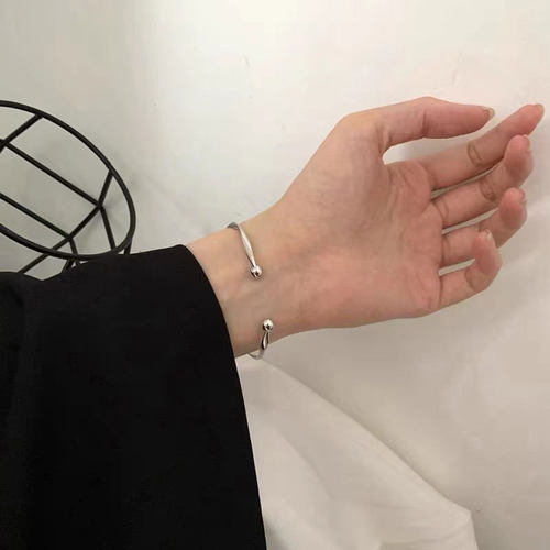 srrmhyn小众设计简约百搭不规则莫比乌斯手镯女ins欧美时尚个性开 - 图1