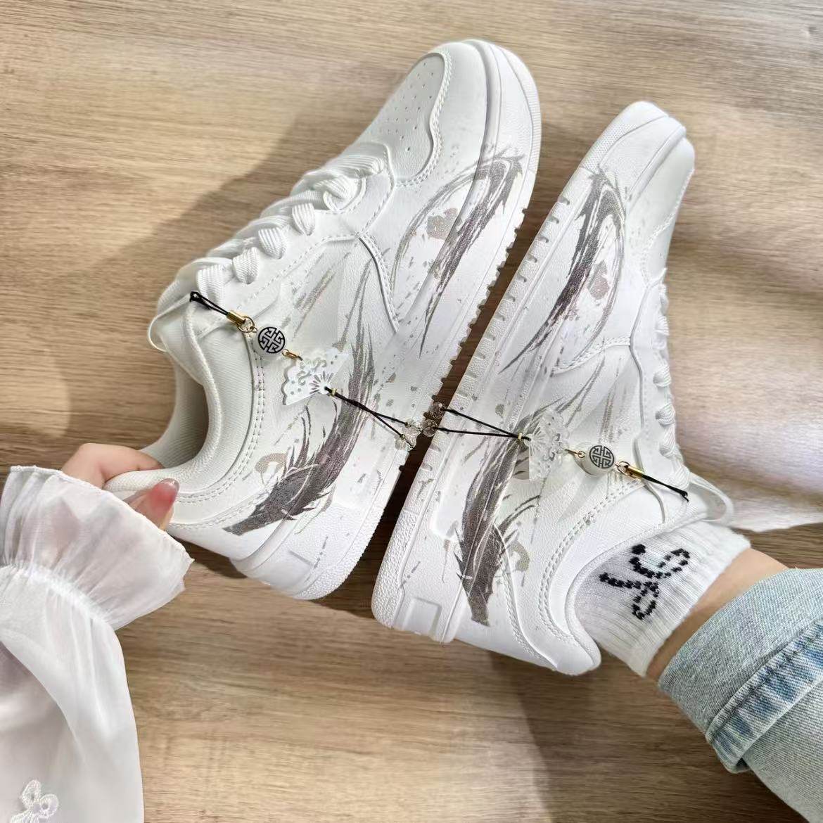 定制球鞋安踏轻松 黑曼巴2.0 舒适时尚百搭防滑耐磨轻便低帮板鞋,淘宝优惠券,粉丝福利购,淘宝优惠卷