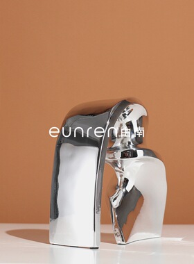 简约创意抽象艺术旋转缎带摆件样板房间客厅电视柜设计师软装饰品