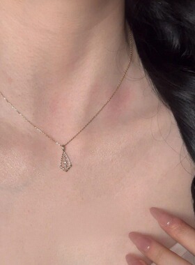 镂空树叶项链女款2026新爆款高级感锁骨链小众设计中古风颈链配饰