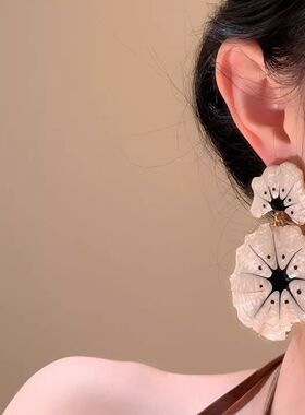 复古高级感小众银杏花耳饰