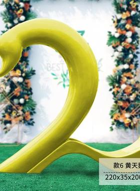 抽象爱心摆件户外玻璃钢天鹅雕塑园林景观旅游景区拍照美陈道具