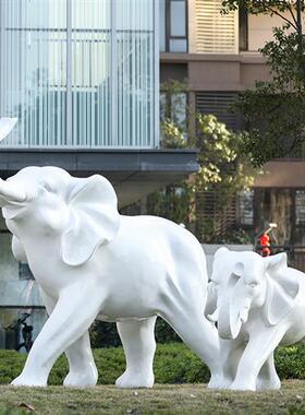 户外园林景观雕塑玻璃钢白色卡通大象摆件庭院商场售楼处美陈装饰