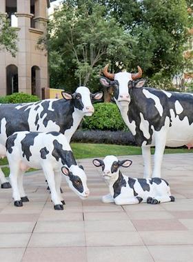 户外仿真奶牛玻璃钢黄牛雕塑花园林庭院公园景区牧场水牛装饰摆件