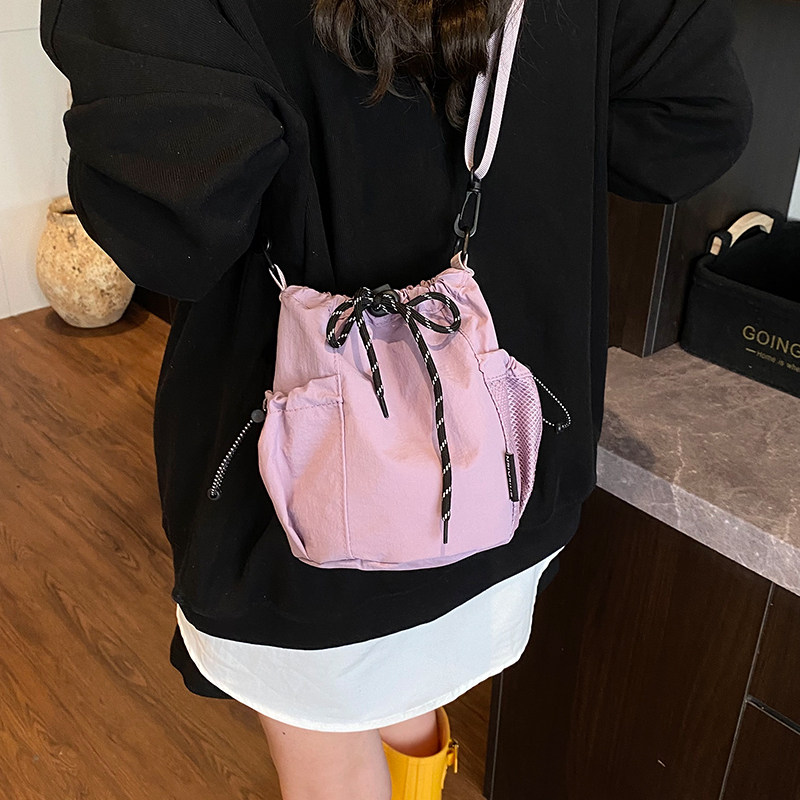 Lightweight crossbody bag, outdoor bucket bag, sports phone bag