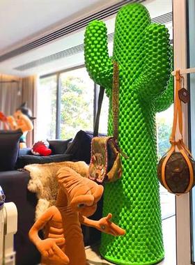 网红仙人掌玻璃钢衣架雕塑商场店铺家居美陈落地装饰潮流大摆件