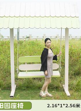 户外座椅风景区打卡拍摄民宿防腐木秋千拍照合影背景装饰摆件