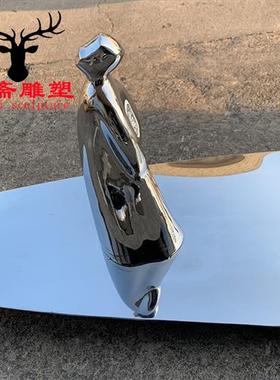 不锈钢镜面抽象小船雕塑金属户外水景渔人与船大型摆件定制