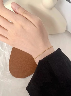 极简又百搭~18K金细蛇骨手链