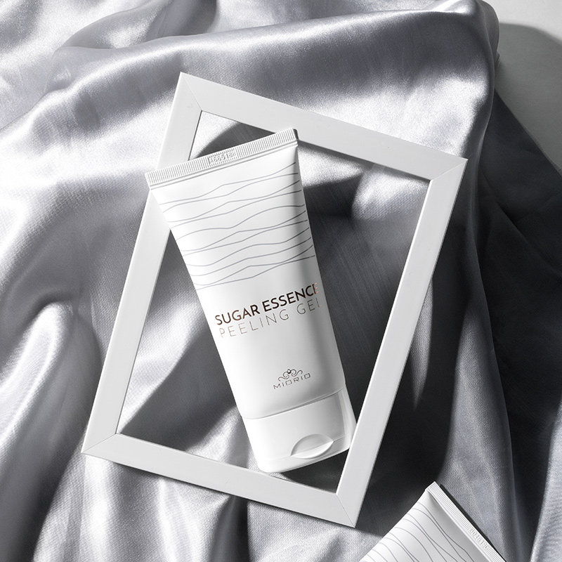 米澳拉去角质黑头面部女收缩磨砂膏 miorio面部磨砂/去角质