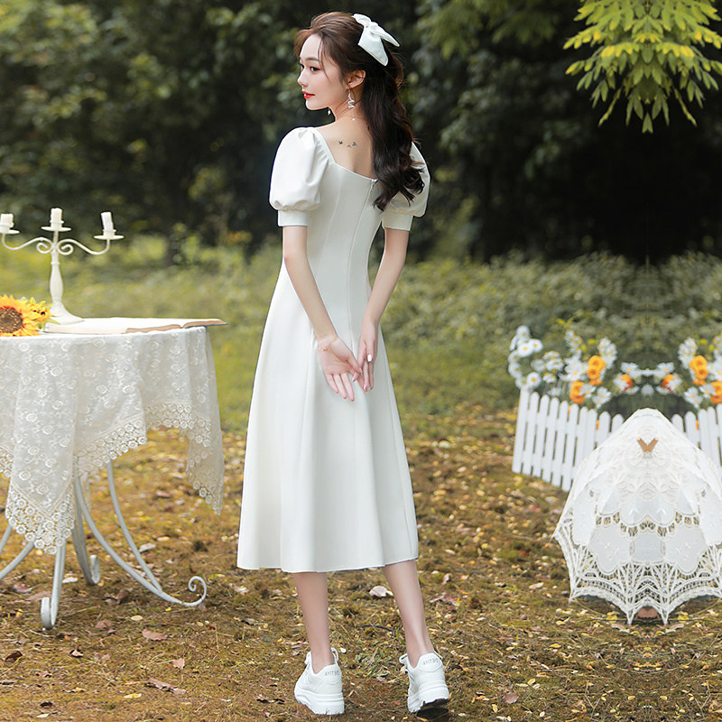 领证小白缎面个子法式日常轻连衣裙 美蓓可连衣裙