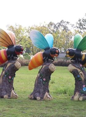 卡通蜜蜂摆件户外玻璃钢公园草地售楼部庭院坐凳装饰仿真动物雕塑