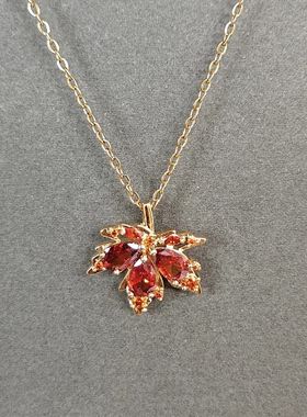 新款枫叶合金吊坠项链