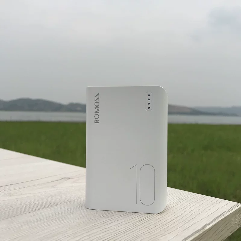 Small handheld ultra thin power supply charging, mobile phone