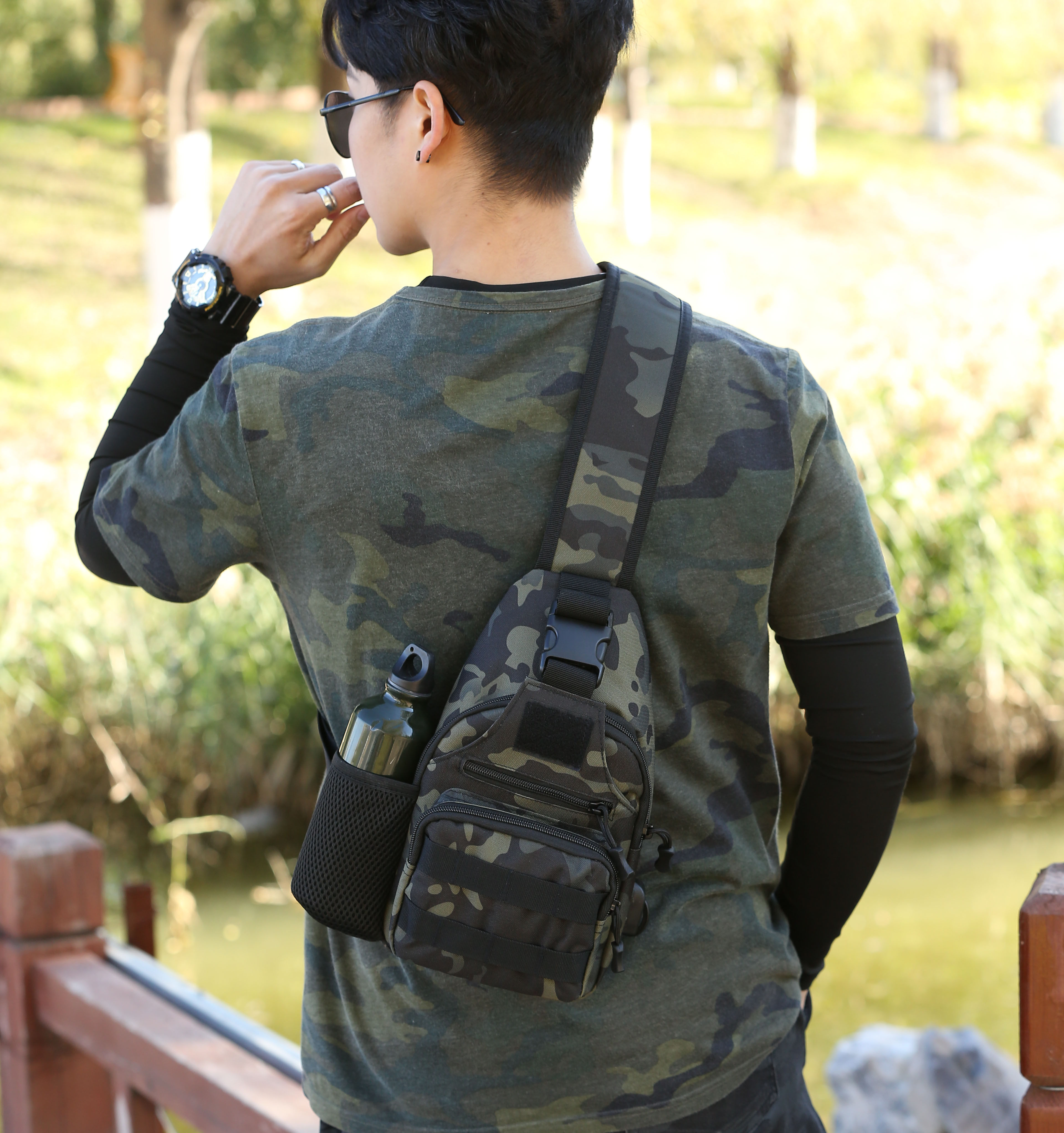 胸包男士单肩新款户外钢珠斜挎包 诗立柏箱包男士包袋