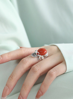 925银钱币青蛙南红玛瑙蛋面戒指女复古国风新中式指环小众设计
