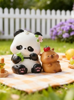 可爱熊猫水豚卡通摆件