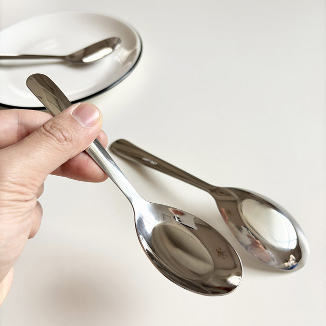 304 stainless steel spoon soup spoon commercial tableware spoon flat bottom spoon children's meal spoon spoon dessert spoon small spoon