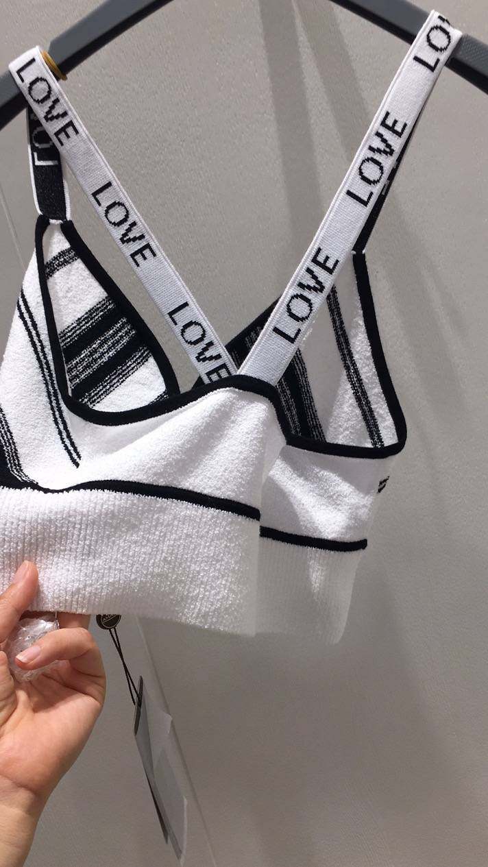  范芙熙背心吊带