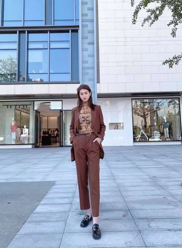 阿玛施旗舰店官网正品2020秋季新款 范芙熙短外套