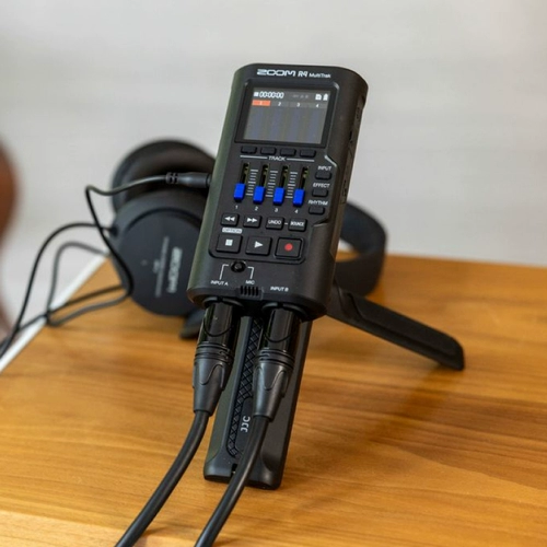 ZOOM Tropu R4 MultiTrak 32 -bit -плавающая точка -рекордер Audio Interface Musical Musical Music Recorder