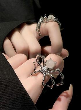 蜘蛛暗黑朋克戒指小众设计高级感月光石金属冷性风开口可调节