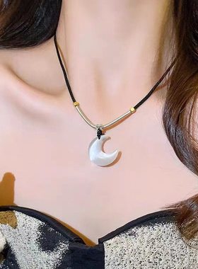 猫眼石月亮吊坠项链女新款轻奢高级感小众设计简约百搭锁骨链颈链